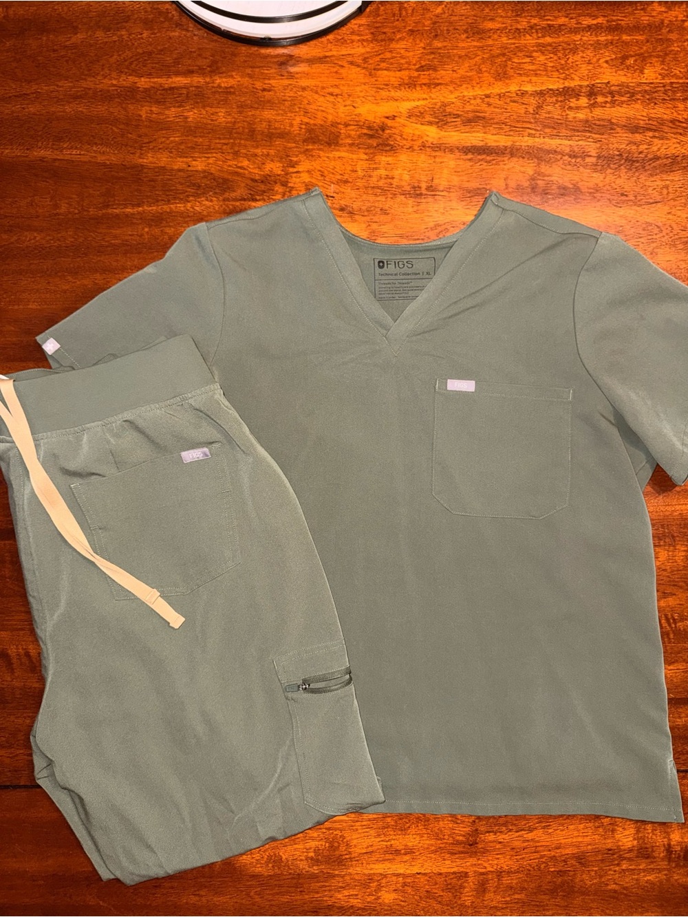 Figs Scrub Set